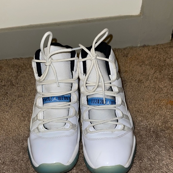 Jordan 11 Retro Legend Blue (2014) 4.5 GS - Picture 4 of 6